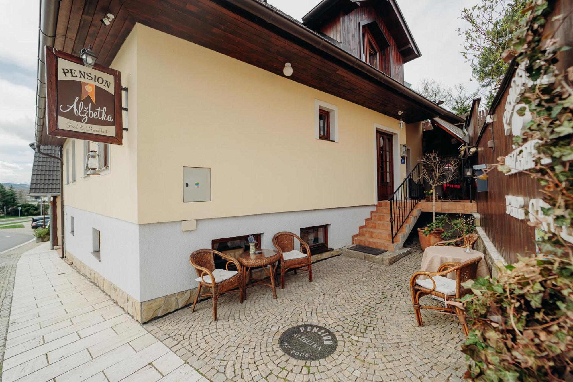 Penzion Alzbetka Poprad Exterior photo